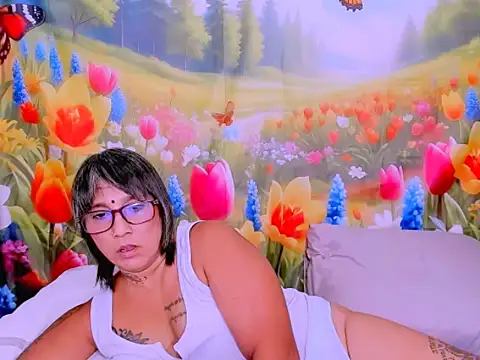 Snapshot of indianroxy chatting on 02/21/26, 06:53 indianroxy online show from 02/21/26, 06:53