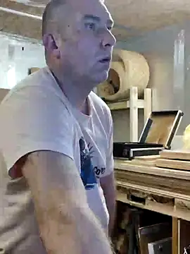 Snapshot of IronedTitan chatting on 12/12/24, 06:25 IronedTitan online show from 12/12/24, 06:25