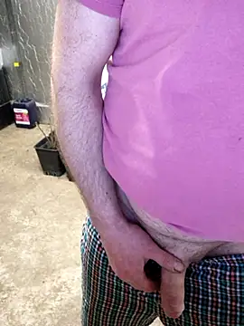 Snapshot of IronedTitan chatting on 03/10/25, 02:17 IronedTitan online show from 03/10/25, 02:17