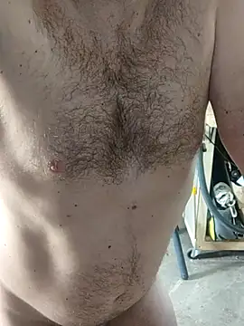 Snapshot of IronedTitan chatting on 09/11/25, 01:06 IronedTitan online show from 09/11/25, 01:06