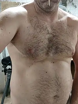 Snapshot of IronedTitan chatting on 10/11/25, 12:10 IronedTitan online show from 10/11/25, 12:10