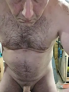 Snapshot of IronedTitan chatting on 10/13/25, 01:16 IronedTitan online show from 10/13/25, 01:16