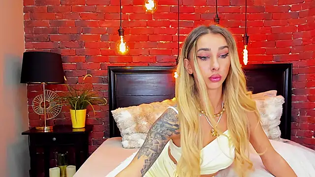 ChristynaRoss online show from 01/10/26, 08:21