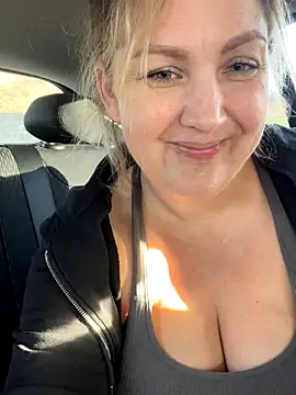 Anna Alexa online show from 10/31/25, 12:06