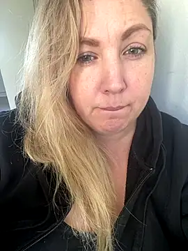 Anna Alexa online show from 11/17/25, 10:21