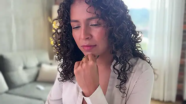 illaroom online show from 12/13/24, 06:05