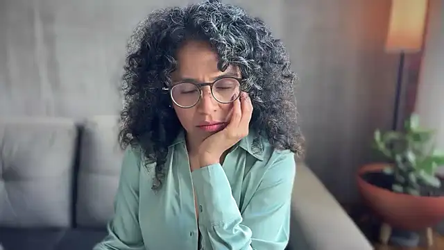 illaroom online show from 10/06/25, 08:17