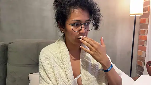 illaroom online show from 10/22/25, 10:42