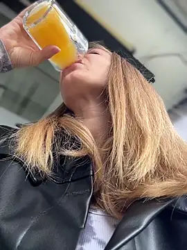 AnastasiaAniess online show from 11/02/25, 11:01