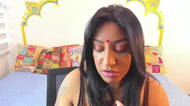 LadyNahir online show from 11/06/25, 10:10