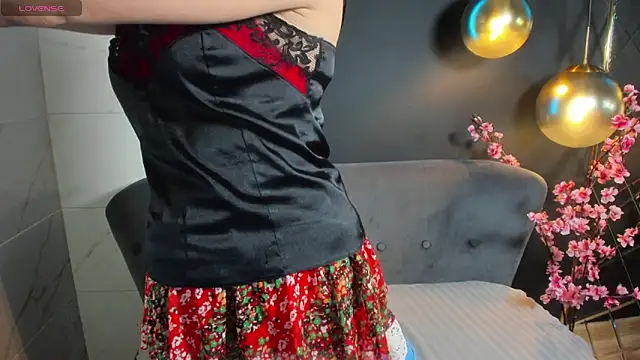 Snapshot of BrandiSweetie chatting on 12/14/24, 04:42 BrandiSweetie online show from 12/14/24, 04:42