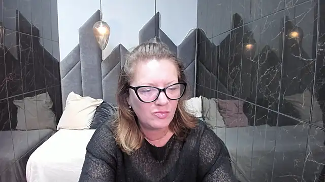 LeaPure online show from 09/28/25, 05:24