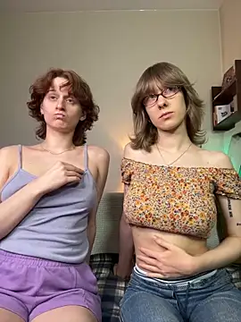 Snapshot of Jitoon_Exe chatting on 03/08/26, 10:46 Jitoon Exe online show from 03/08/26, 10:46