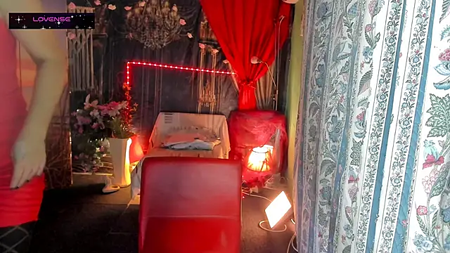 Snapshot of erotic_dessire chatting on 09/23/25, 08:34 erotic dessire online show from 09/23/25, 08:34