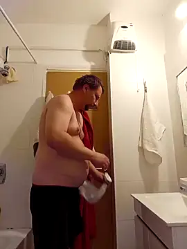 Snapshot of Miki20677 chatting on 02/17/25, 05:32 Miki20677 online show from 02/17/25, 05:32