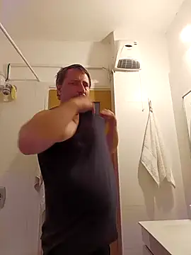 Snapshot of Miki20677 chatting on 03/05/25, 04:57 Miki20677 online show from 03/05/25, 04:57