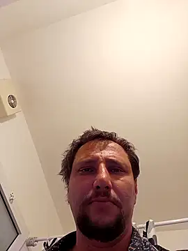 Snapshot of Miki20677 chatting on 03/17/25, 05:05 Miki20677 online show from 03/17/25, 05:05