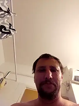 Snapshot of Miki20677 chatting on 12/01/25, 05:40 Miki20677 online show from 12/01/25, 05:40