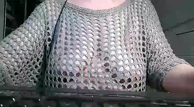 Snapshot of heidi60 chatting on 02/23/25, 11:11 heidi60 online show from 02/23/25, 11:11