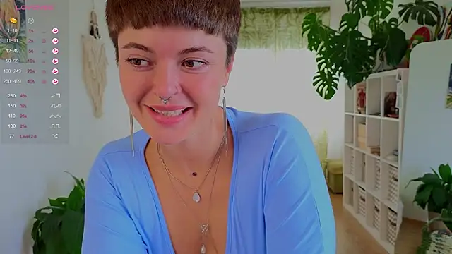 Snapshot of lana_sky chatting on 09/10/25, 12:27 lana sky online show from 09/10/25, 12:27