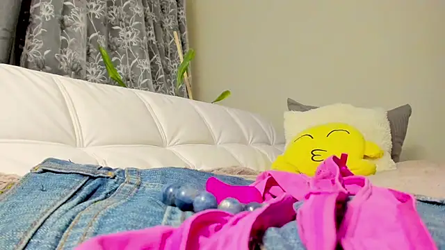 Snapshot of Fritha chatting on 01/27/25, 06:52 Fritha online show from 01/27/25, 06:52