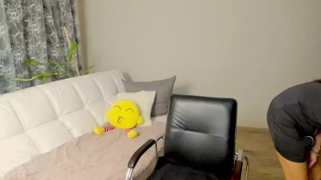 Snapshot of Fritha chatting on 03/14/25, 07:44 Fritha online show from 03/14/25, 07:44