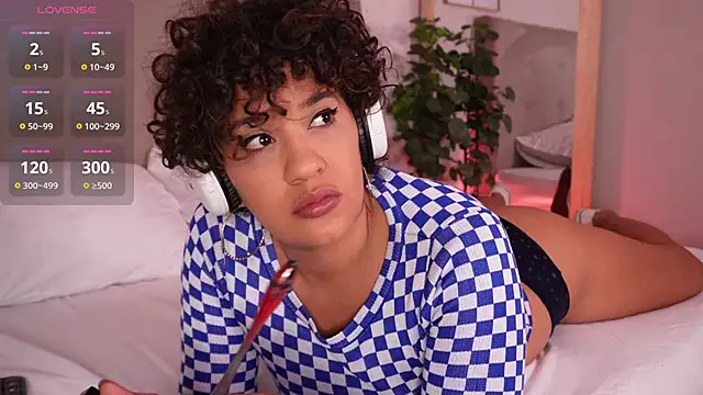 cinnamon afrodit online show from 09/10/25, 07:47