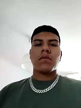 Snapshot of mikeeeeeell chatting on 09/24/25, 03:26 mikeeeeeell online show from 09/24/25, 03:26