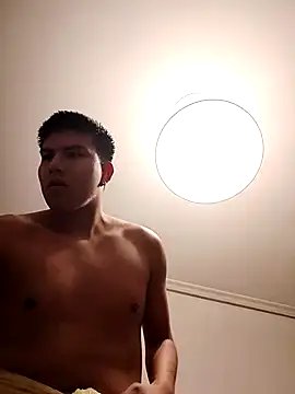 Snapshot of mikeeeeeell chatting on 01/06/26, 08:01 mikeeeeeell online show from 01/06/26, 08:01