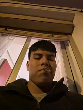 Snapshot of mikeeeeeell chatting on 02/20/26, 10:32 mikeeeeeell online show from 02/20/26, 10:32