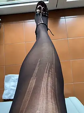 Snapshot of Wet-Pussycat chatting on 12/13/24, 12:50 Wet-Pussycat online show from 12/13/24, 12:50