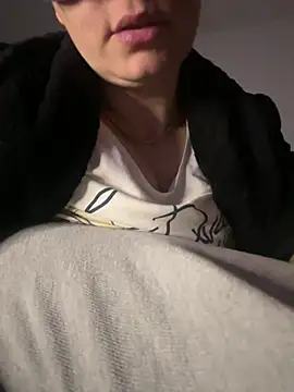 Snapshot of Wet-Pussycat chatting on 01/21/25, 12:25 Wet-Pussycat online show from 01/21/25, 12:25