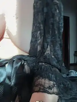 Snapshot of Wet-Pussycat chatting on 01/22/25, 02:35 Wet-Pussycat online show from 01/22/25, 02:35