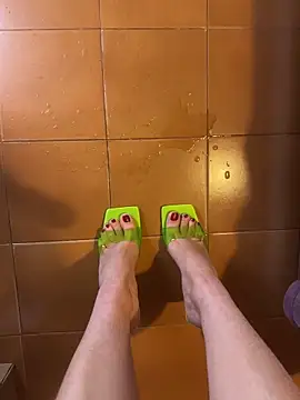 Snapshot of Wet-Pussycat chatting on 02/13/25, 03:03 Wet-Pussycat online show from 02/13/25, 03:03