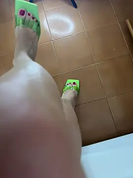 Snapshot of Wet-Pussycat chatting on 02/23/25, 02:14 Wet-Pussycat online show from 02/23/25, 02:14