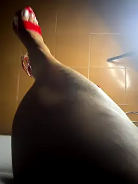 Snapshot of Wet-Pussycat chatting on 10/08/25, 06:38 Wet-Pussycat online show from 10/08/25, 06:38