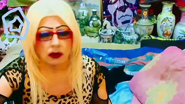 Goldeena online show from 09/19/25, 12:23