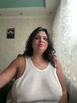 Snapshot of littleRikka chatting on 01/15/25, 07:37 littleRikka online show from 01/15/25, 07:37