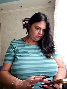 Snapshot of littleRikka chatting on 09/29/25, 08:41 littleRikka online show from 09/29/25, 08:41