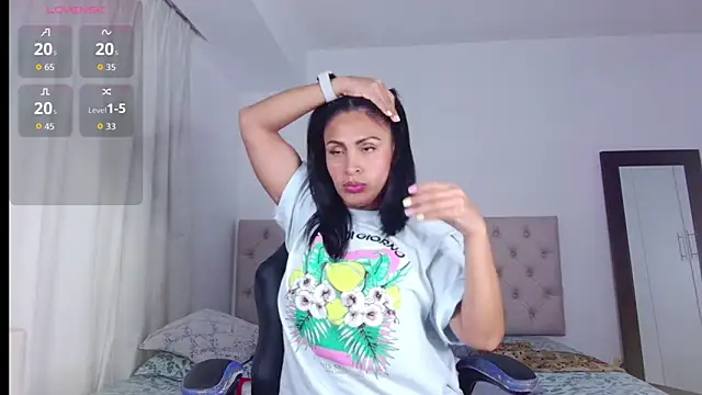 ms freyax online show from 09/30/25, 02:05