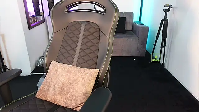 Snapshot of knimh chatting on 02/08/26, 06:11 knimh online show from 02/08/26, 06:11