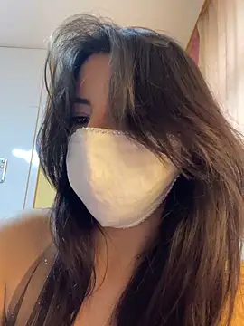 White-Petite online show from 02/07/26, 01:15