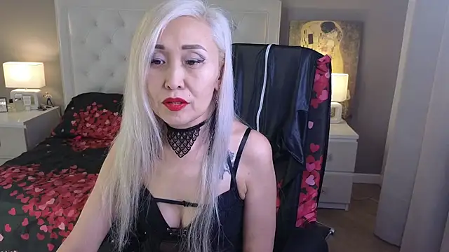 Snapshot of RoxalanaStar chatting on 10/07/25, 08:50 RoxalanaStar online show from 10/07/25, 08:50