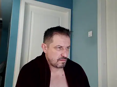 Snapshot of MisterFaithRO chatting on 04/19/26, 06:10 MisterFaithRO online show from 04/19/26, 06:10