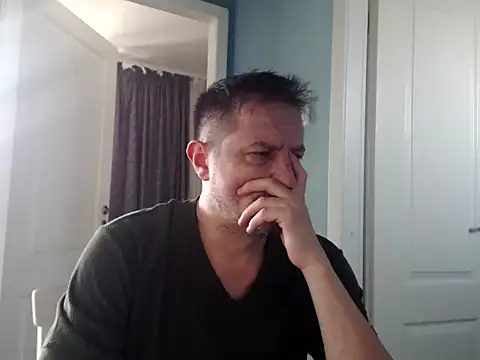 Snapshot of MisterFaithRO chatting on 04/20/26, 12:08 MisterFaithRO online show from 04/20/26, 12:08