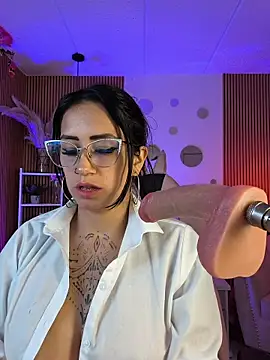 Tattooed spittingdoll online show from 11/07/25, 12:43