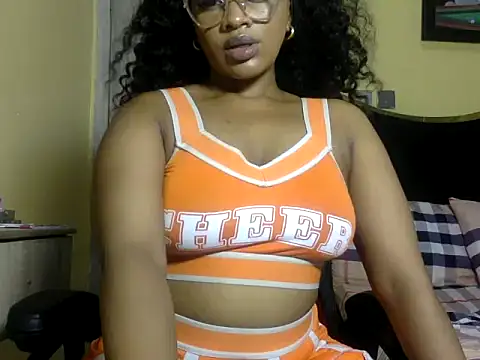 Snapshot of BOOTYBANGER24xx chatting on 05/30/26, 10:56 BOOTYBANGER24xx online show from 05/30/26, 10:56