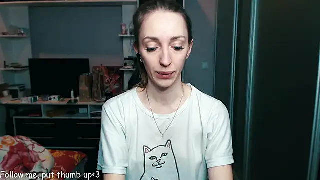 Snapshot of Natalimeowks chatting on 01/01/25, 12:33 Natalimeowks online show from 01/01/25, 12:33