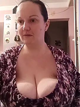 BustyLadyAlma online show from 02/01/26, 06:12