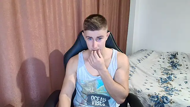 Todhorny9873 online show from 01/22/25, 07:57